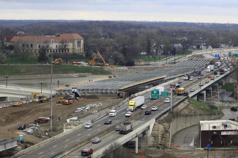 This photo taken April 14, 2014 shows one section of the $500 million I-75 Phase II modernization project which is under way in Dayton, Ohio. On the road in a tour bus this week, Transportation Secretary Anthony Foxx is urging Congress to quickly approve legislation to pay for highway and transit programs amid warnings that the U.S. government’s Highway Trust Fund is nearly broke. If allowed to run dry, that could threaten to set back or shut down projects across the country, force widespread layoffs of construction workers and delay needed repairs and improvements. (AP Photo/Skip Peterson)