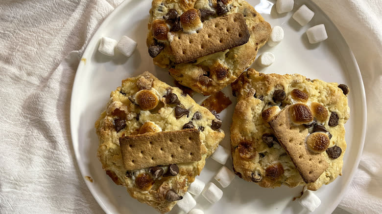 s'mores scones on plate