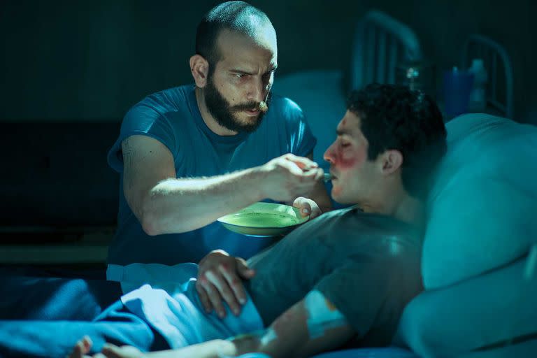 Nicolás García Hume y Chino Darín, en El reino, la serie argentina estrenada en Netflix