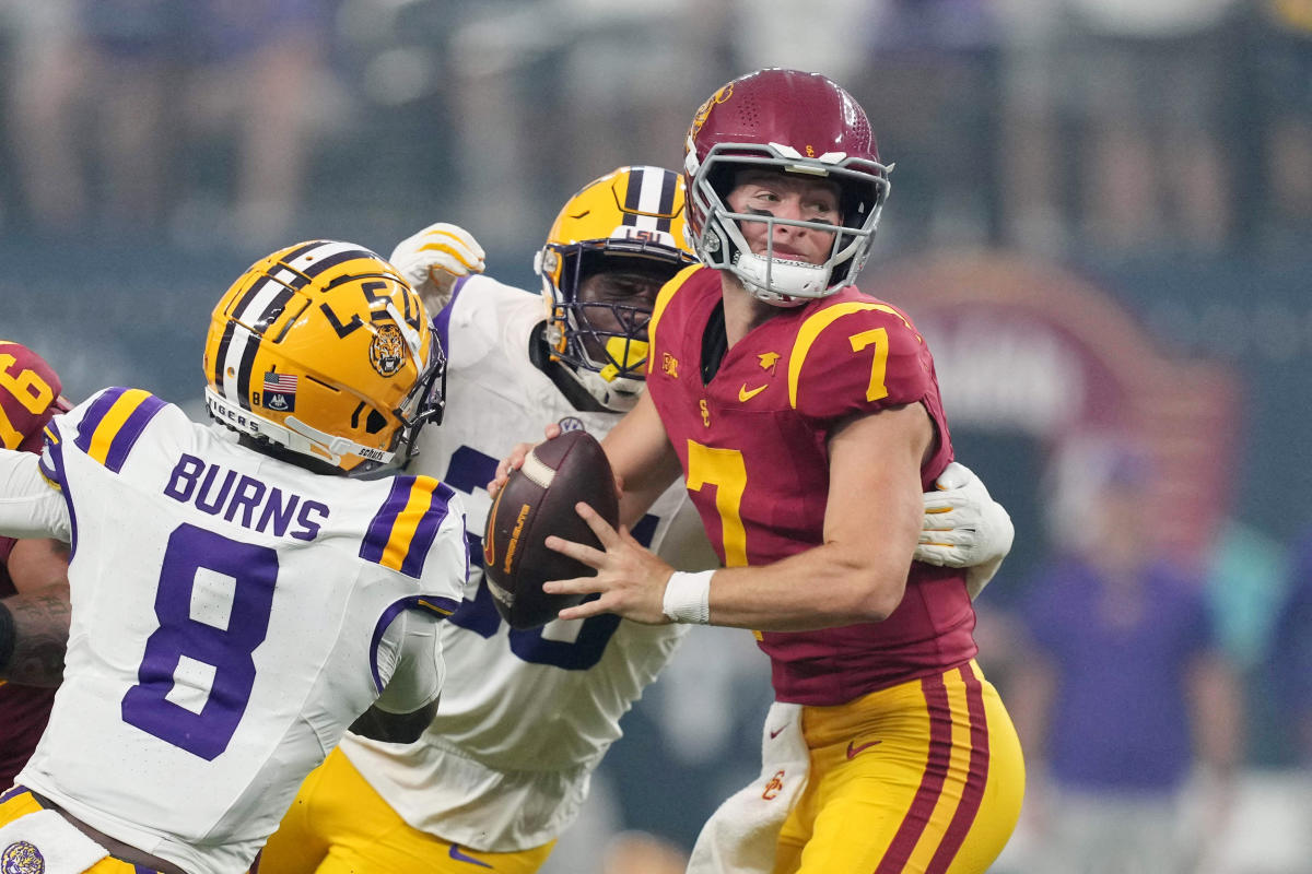 No. 23 USC and Miller Moss beat No. 13 LSU 27-20 with a game-deciding drive