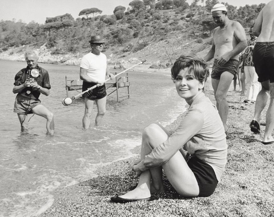 80 Vintage Photos of Celebrities at the Beach