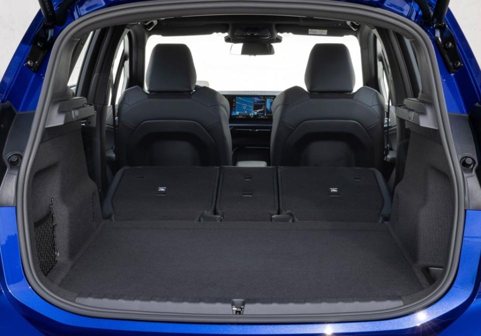 2系列 Active Tourer 的空間機能性表現除了具備多功能收納組合，後座更可40/20/40分離傾倒，可讓後廂容量擴充至最大1,405L。(圖片來源/ BMW)