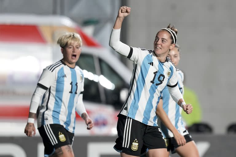 Mariana Larroquette es la máxima goleadora argentina en actividad; es titular indiscutida 