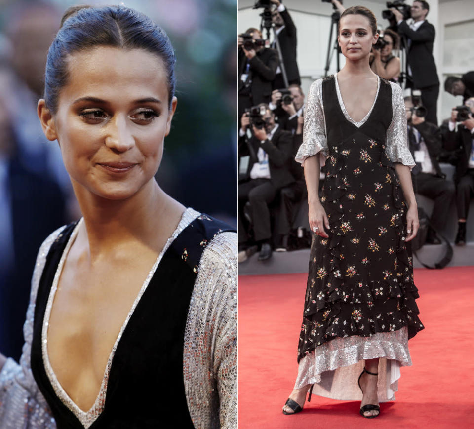 Gar nicht so lange ist es her, da galt die schwedische Schauspielerin Alicia Vikander als die europäische Red Carpet-Hoffnung in Hollywood. Leider ging die Rechnung nicht auf, siehe dieser Look Marke „Bauerstochter anno 1830“ von Louis Vuitton mit schauderhaft unvorteilhaftem Dekolleté, den sie auf der „The Light Between the Oceans“-Premiere in Venedig trug, und … (1. September 2016, Bilder: WENN, Getty Images)