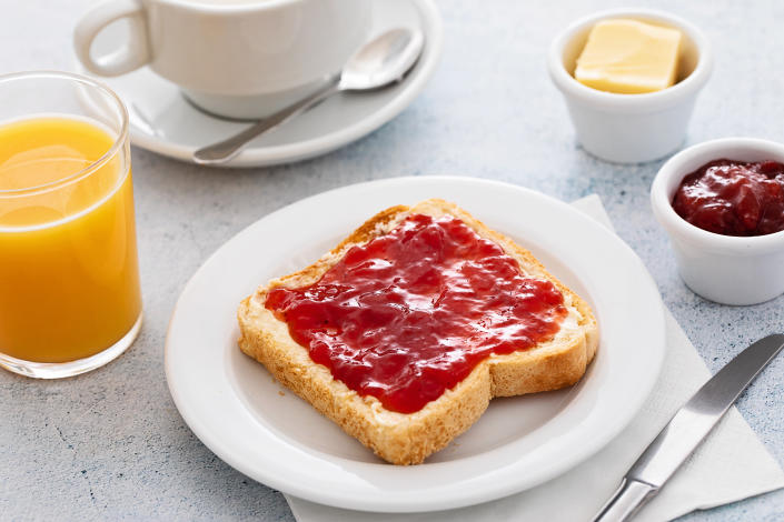 En los desayunos españoles siguen sobrando procesados. Foto: Getty Creative