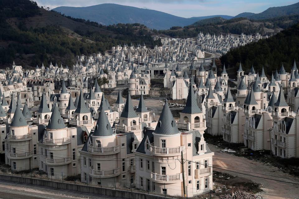 Tour Burj Al Babas, a Massive Abandoned Town of Disney-esque Castles