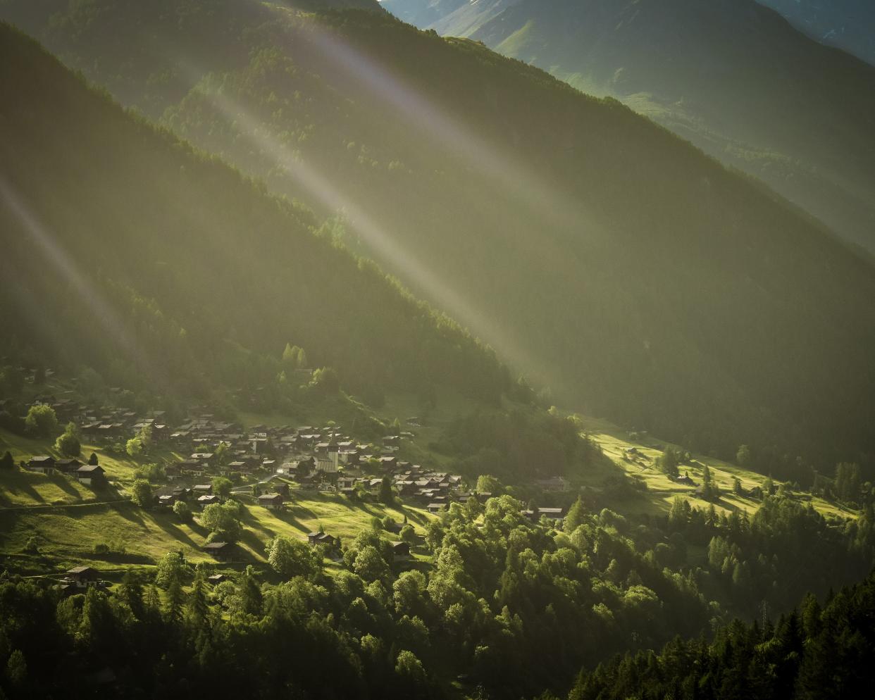 A view of the French Alps, located in the Auvergne-Rhône-Alpes and Provence-Alpes-Côte d'Azur regions.