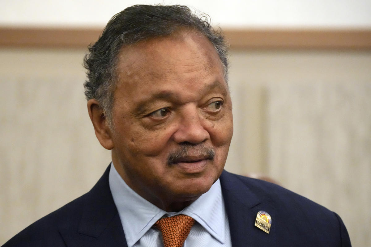 #Jesse Jackson to step down as head of civil rights organization Rainbow PUSH