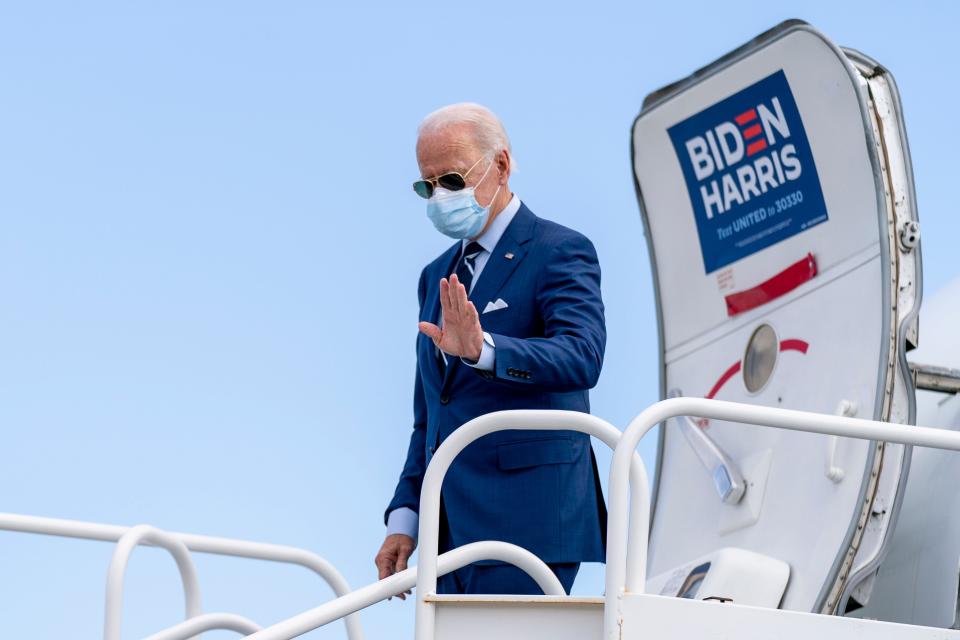 Democratic presidential candidate former Vice President Joe Biden arrives at Fort Lauderdale-Hollywood International Airport in Fort Lauderdale, Florida, on Thursday.