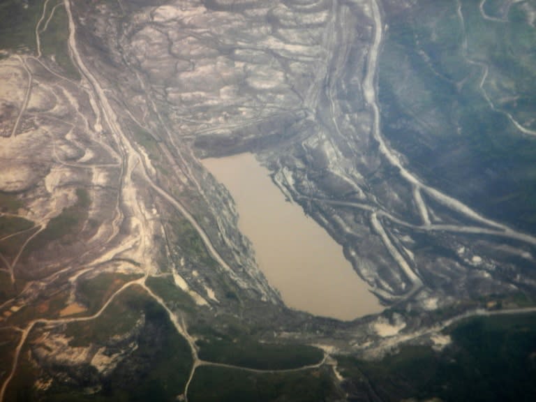 Une mine de charbon à ciel ouvert à Samarinda dans le Kalimantan oriental en Indonésie, le 4 décembre 2013 (BAY ISMOYO)