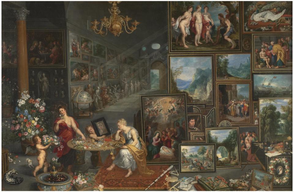 Pintura en la que dos mujeres juegan y hablan con dos pequeños querubines en una sala rodeadas de lienzos.