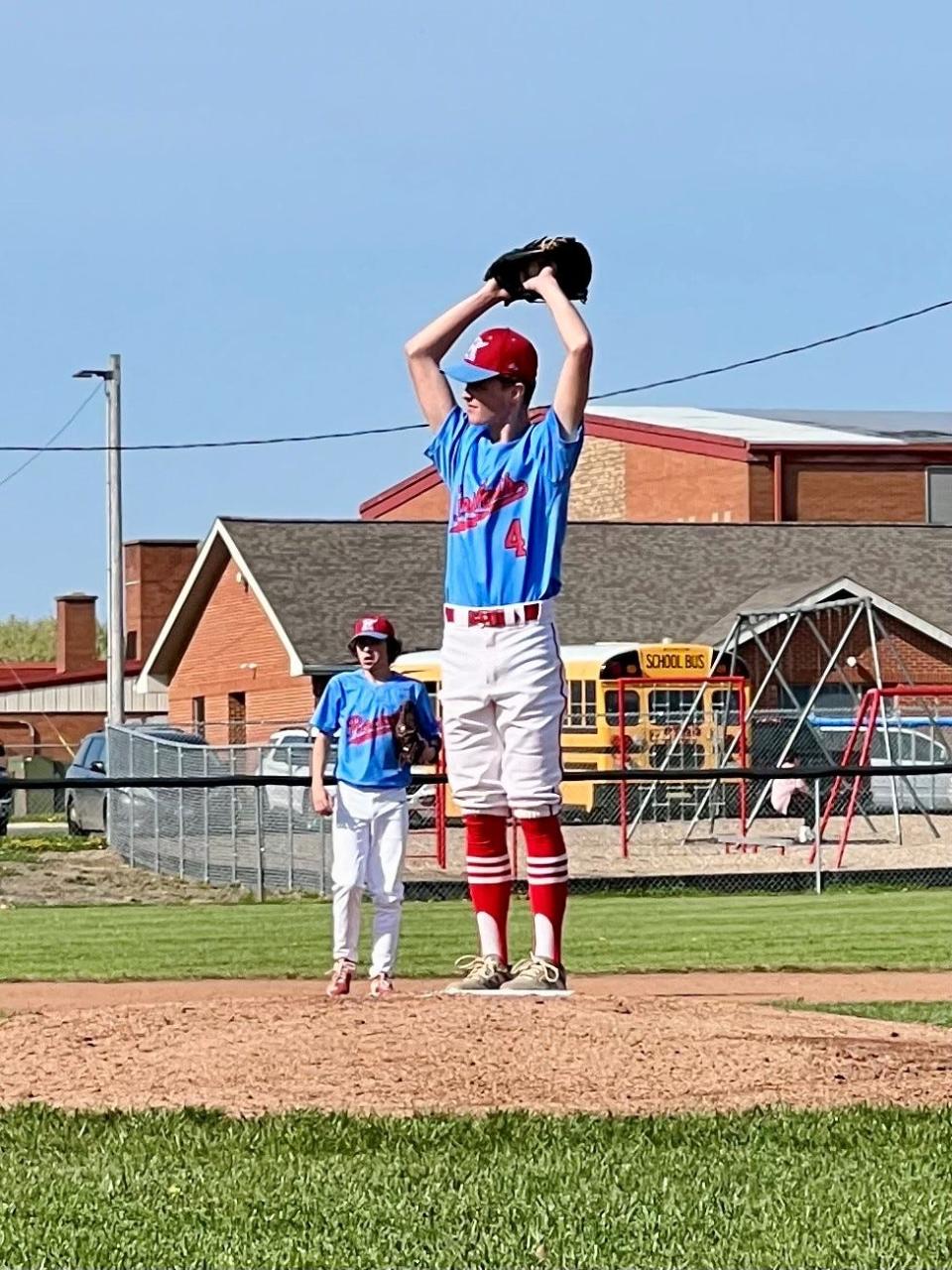 Ridgedale's Landon Murphy pitches at home during a baseball game against North Baltimore last week.