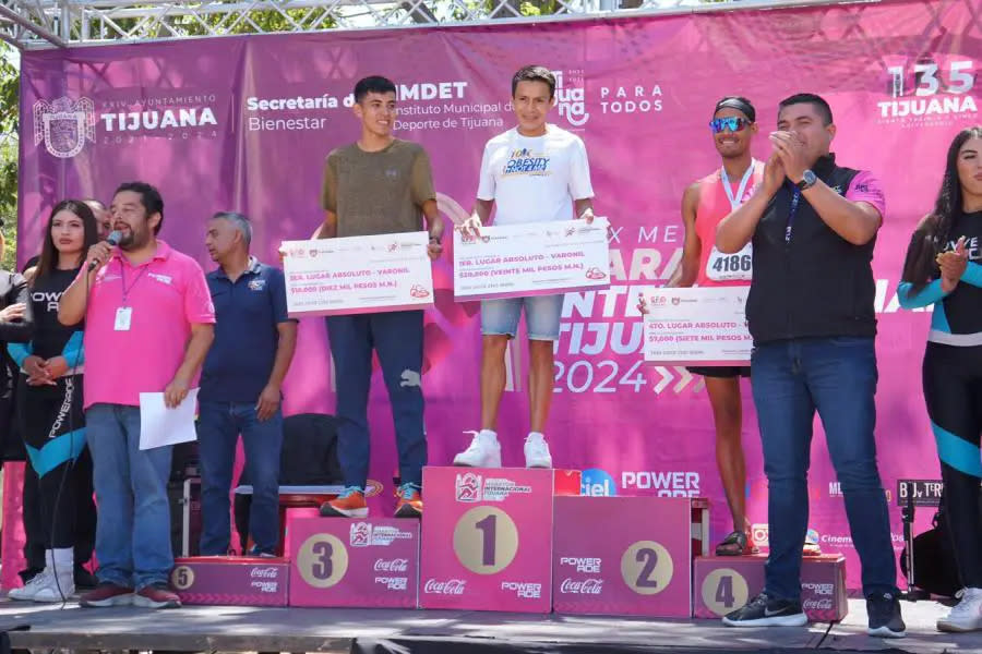 Mexicano gana el 29° Medio Maratón Internacional de Tijuana