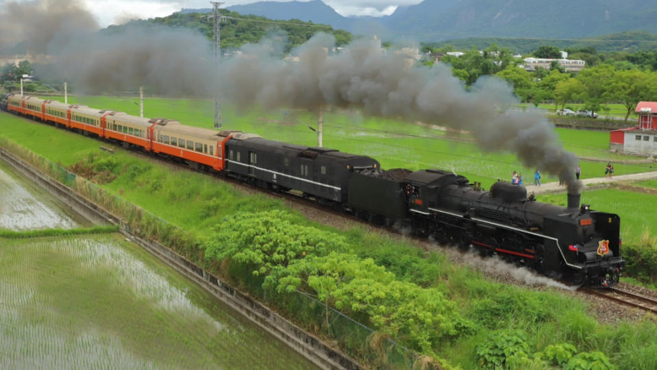 台鐵「仲夏寶島號」將於7/13啟航，台鐵公布24個拍攝點邀鐵道迷捕捉蒸機女王與美景融為一體的畫面。台鐵提供