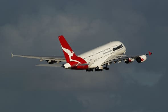 World's biggest plane takes on longest route