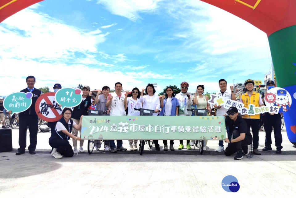 提前迎接6月3日「世界自行車日」，嘉義市府今天舉辦「來嘉BIKE訪」環市自行車道騎乘體驗活動／陳致愷攝影