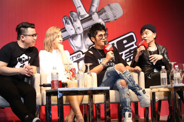 《The Voice 决战好声》 coaches Tan Hanjin, Della Ding, Gary Chaw, Sky Wu at the press conference (Photo: mm2 Entertainment)