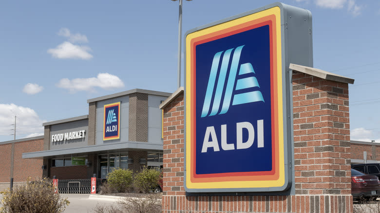 Exterior view of an Aldi