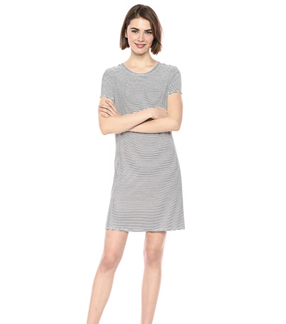 Amazon Essentials Women's Solid Short-Sleeve Scoopneck Swing Dress