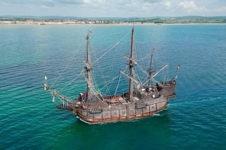 Dorset Echo: El Galeon permanecerá en Weymouth hasta el 22 de mayo
