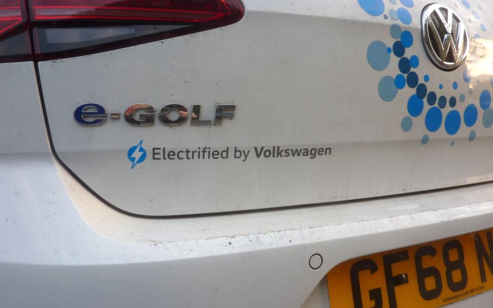 The couple had been charging their Volkswagen e-Golf - LIVEPIX