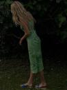 Otra <em>influencer </em>que se ha dejado ver con el vestido es Ella Karberg. Remató el look, compartido el 26 de junio, con calzado de By FAR. (Foto: Instagram / <a href="https://www.instagram.com/p/CB5zncNHfGL/" rel="nofollow noopener" target="_blank" data-ylk="slk:@ellakarberg;elm:context_link;itc:0;sec:content-canvas" class="link ">@ellakarberg</a>)