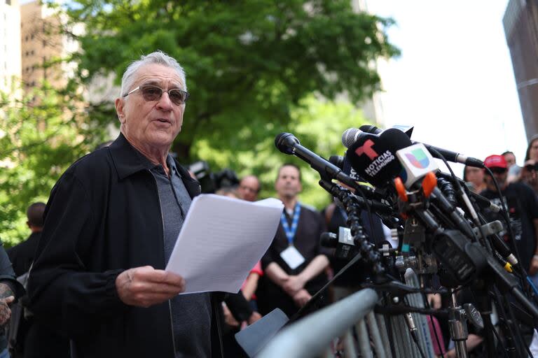 De Niro habló el martes frente al tribunal de Nueva York donde Donald Trump está siendo juzgado, calificándolo de 