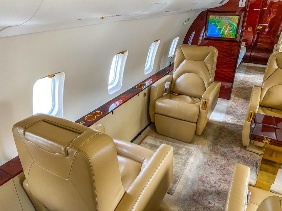 Set Jet Bombardier Challenger 850 Private Jet Flight