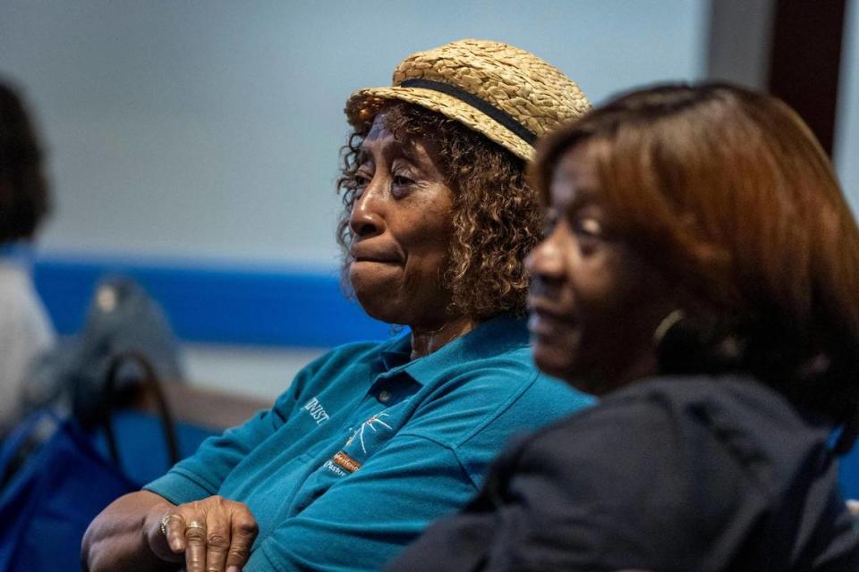 Miami, Florida, February 27, 2024 - Members of the congregation of New Shiloh Missionary Baptist Church listen to Pastor Alfonso Jackson Jr. talk about the importance of Black History month during a Tuesday Mid-week Service. Jose A. Iglesias/jiglesias@elnuevoherald.com