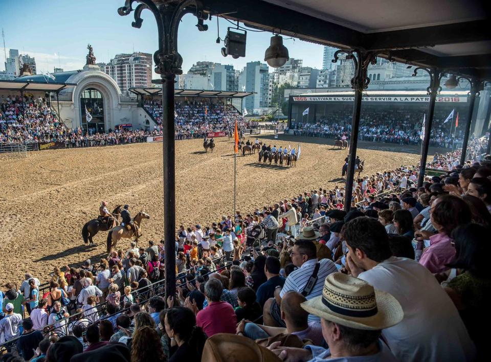 Expo Rural 2023 con 1,3 millones de visitantes virtuales y presenciales; 1.382 expositores de animales y cabañeros; más de 400 expositores comerciales; 2.000 animales provenientes de 14 provincias; 48 jornadas de seminarios, charlas y presentaciones y 10.000 personas abocadas al trabajo diario, además de haber dejado $8.000 millones en 27 remates.