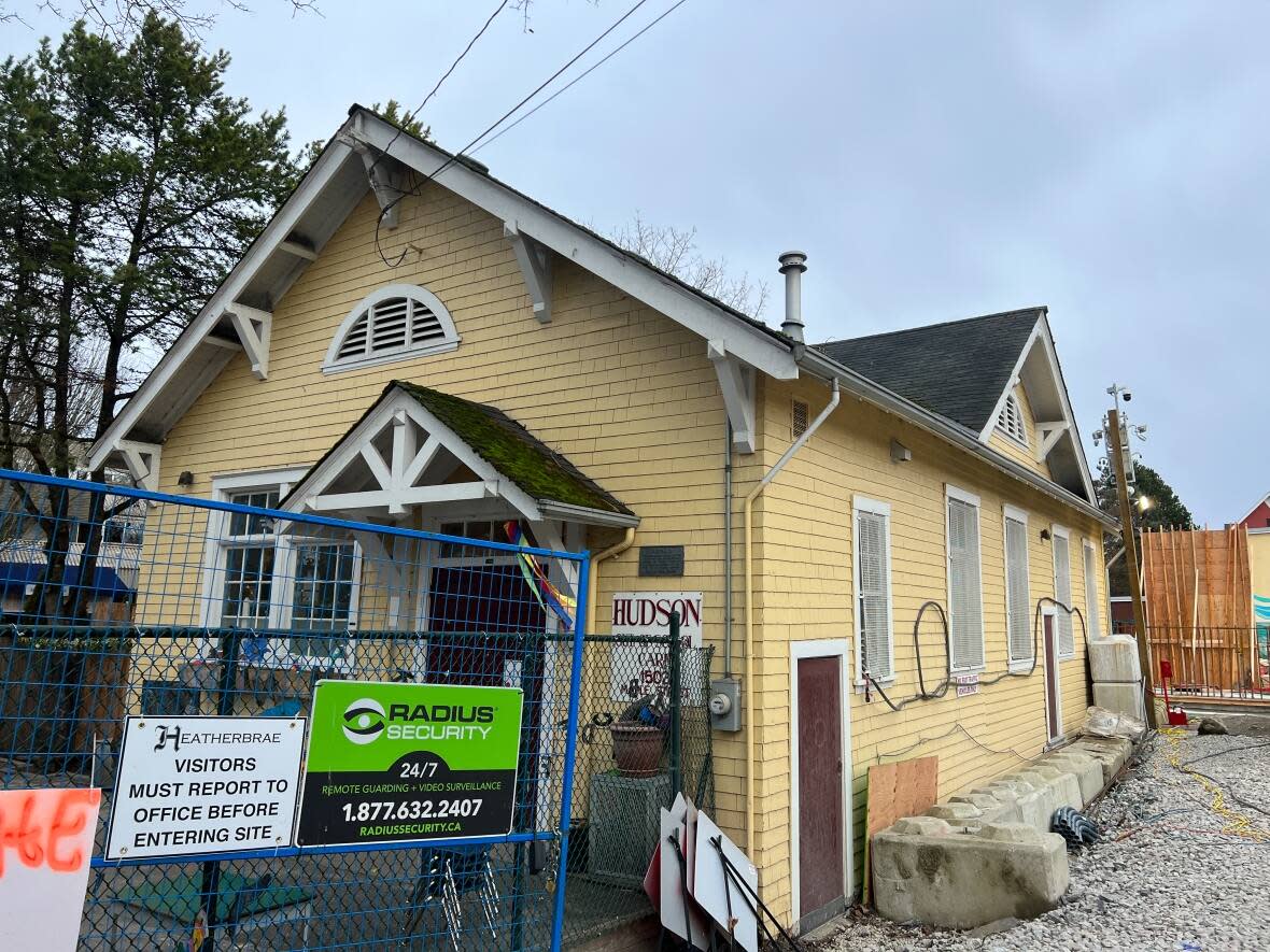 The yellow schoolhouse has been a part of Vancouver's Kitsilano community for over 100 years. Community members are rallying to save it from demolition. (Glyn Lewis - image credit)