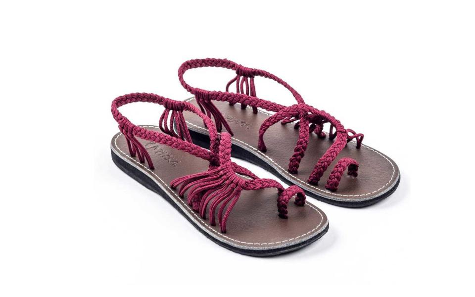 The Affordable Crowd-favorite: Plaka ‘Palm Leaf’ Sandals