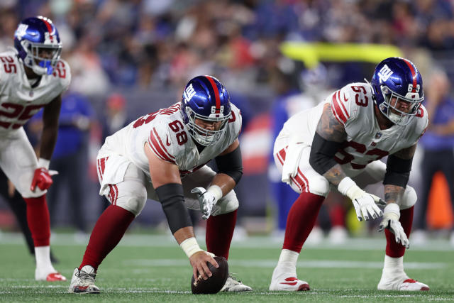 Giants' Ben Bredeson exits practice with apparent elbow injury