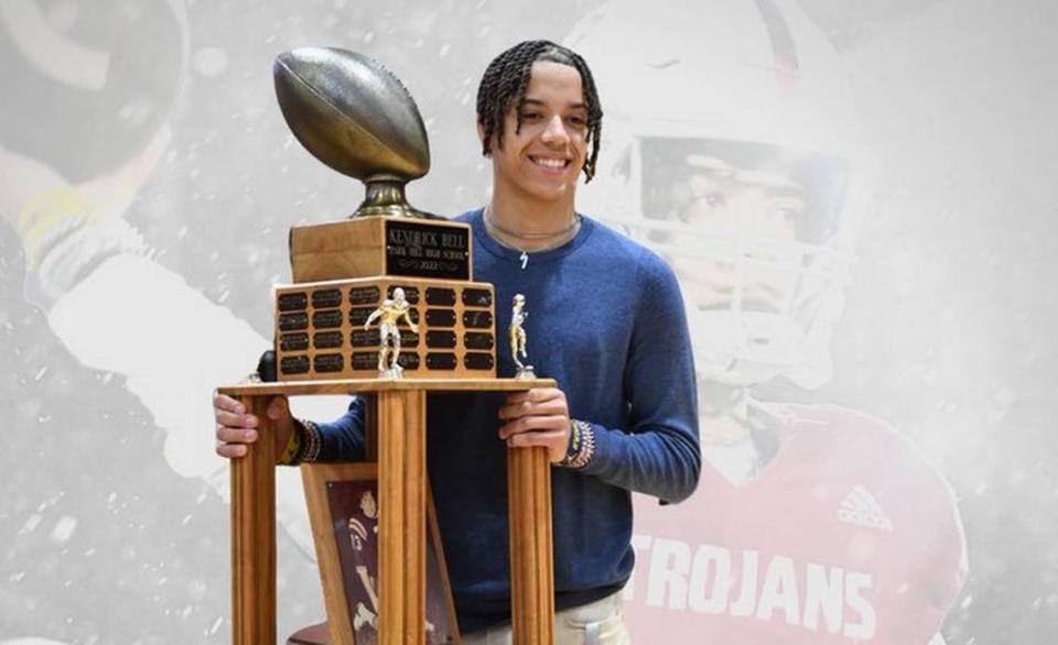 Park Hill quarterback Kendrick Bell is the 2022 winner of the Simone Award, which annually recognized the top high school football player in the Kansas City metro.