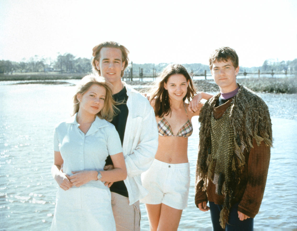 The Dawson's Creek cast filming an early scene of the pilot episode. (Photo: Sony Pictures Television/Courtesy Everett Collection)