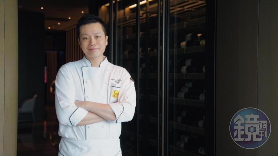 「望月樓」主廚蘇權暉有25年餐飲資歷，師承米其林3星餐廳主廚吳志佳，擅長新派粵式、川湘料理。