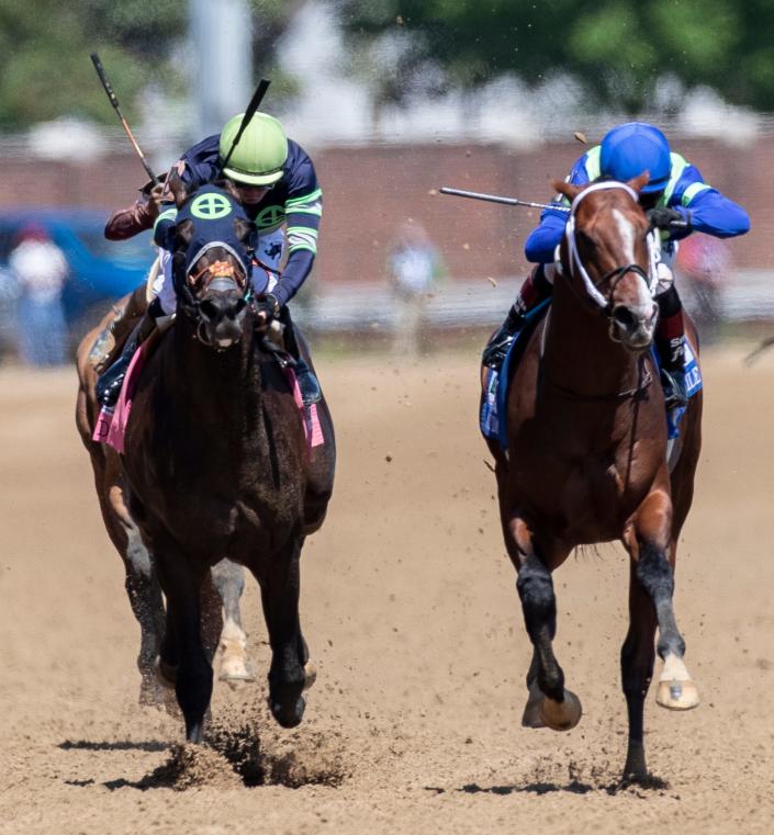 Jackie's Warrior impresses in Pat Day Mile on Kentucky Derby Day at