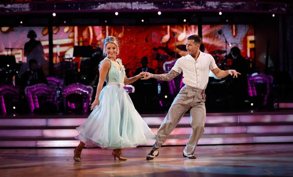 strictly come dancing 2022 week 1 helen skelton and gorka marquez