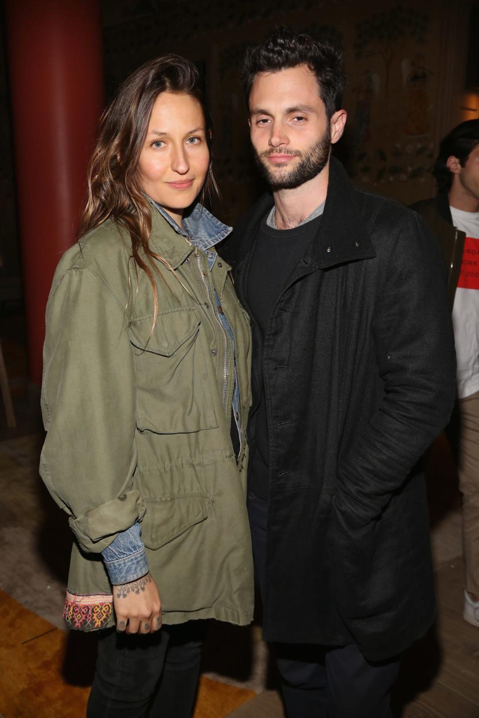 Domino Kirke and Penn Badgley