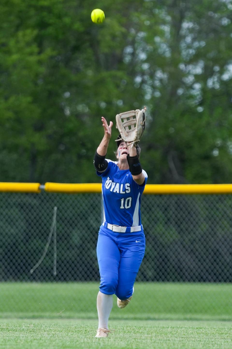 Eastern Hancock Royals Brooklyn Willis (10) catches a fly ball against the Lapel High School Bulldogs on Friday, May 3, 2024, during the varsity girls softball game at Lapel High School in Lapel, Indiana. The Eastern Hancock Royals defeated the Lapel High School Bulldogs 2-1.