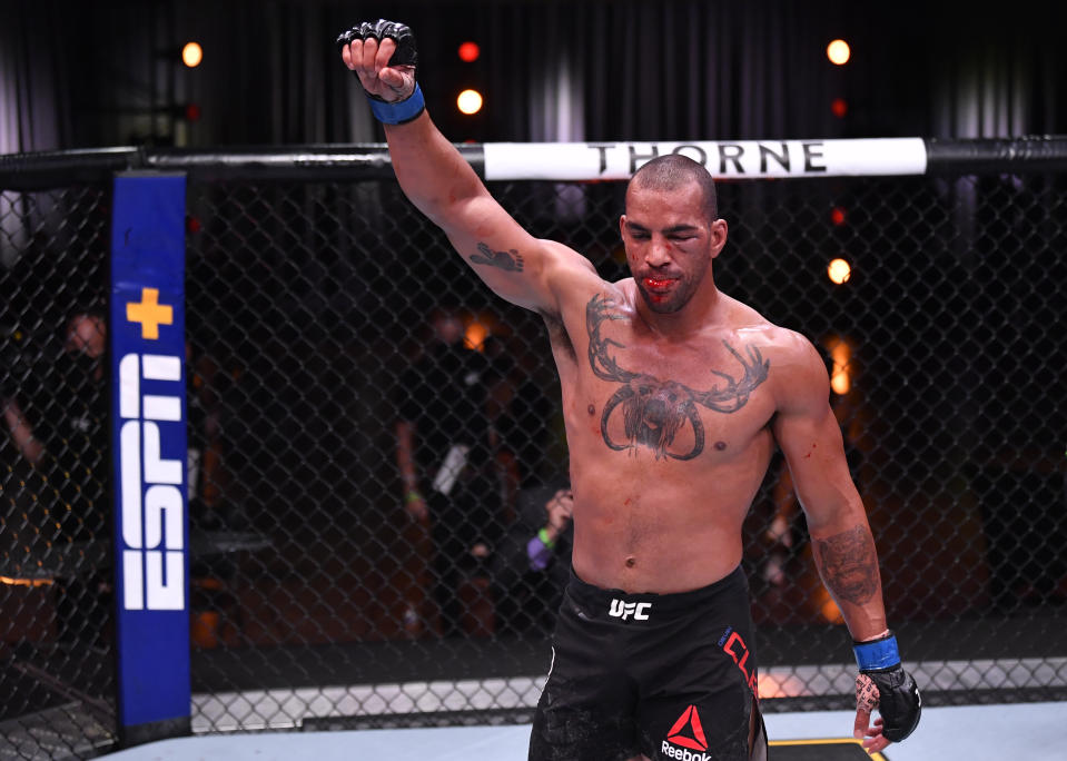 Devin Clark took a knee and raised his fist before beating Alonzo Menifield by unanimous decision on Saturday night.