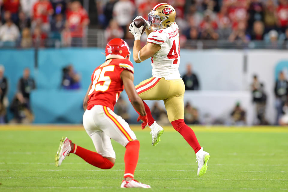 MIAMI, FLORIDA - FEBRUARY 02: Kyle Juszczyk #44 of the San Francisco 49ers catches a pass against Charvarius Ward #35 of the Kansas City Chiefs during the third quarter in Super Bowl LIV at Hard Rock Stadium on February 02, 2020 in Miami, Florida. (Photo by Kevin C. Cox/Getty Images)