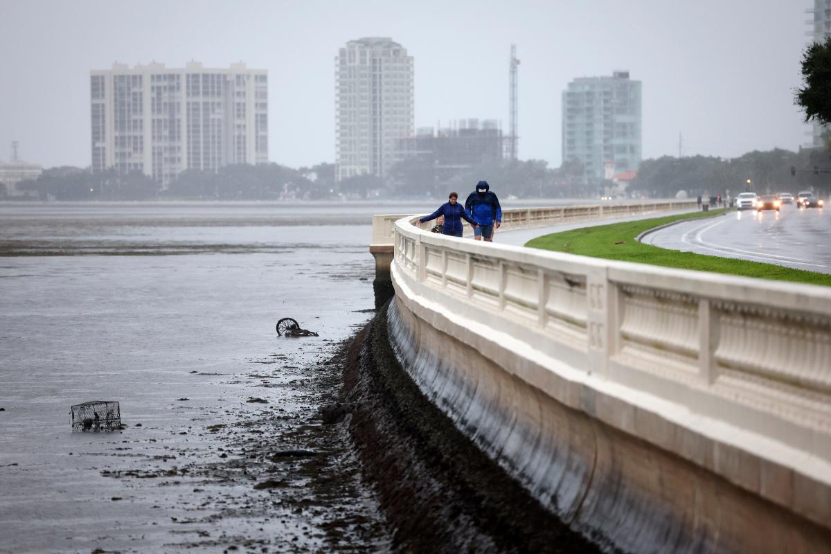 why-did-water-leave-tampa-bay-during-hurricane-ian-what-to-know-about