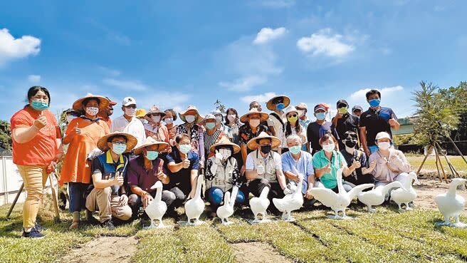 台南市後壁區頂長社區認養閒置鴨寮，透過綠社區培力計畫進行空間大改造。（張毓翎攝）