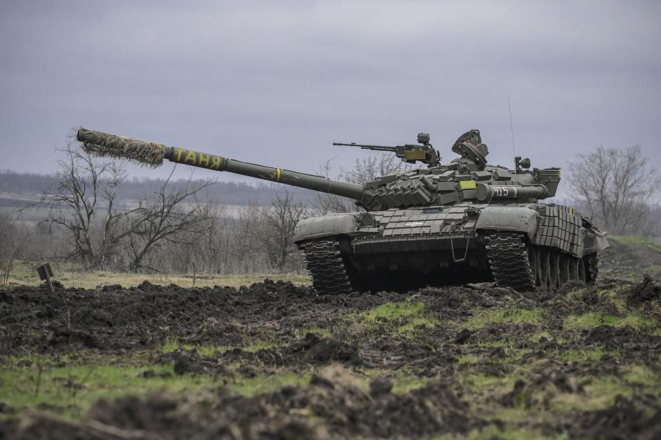 Ukraine tank near Zaporizhzhia