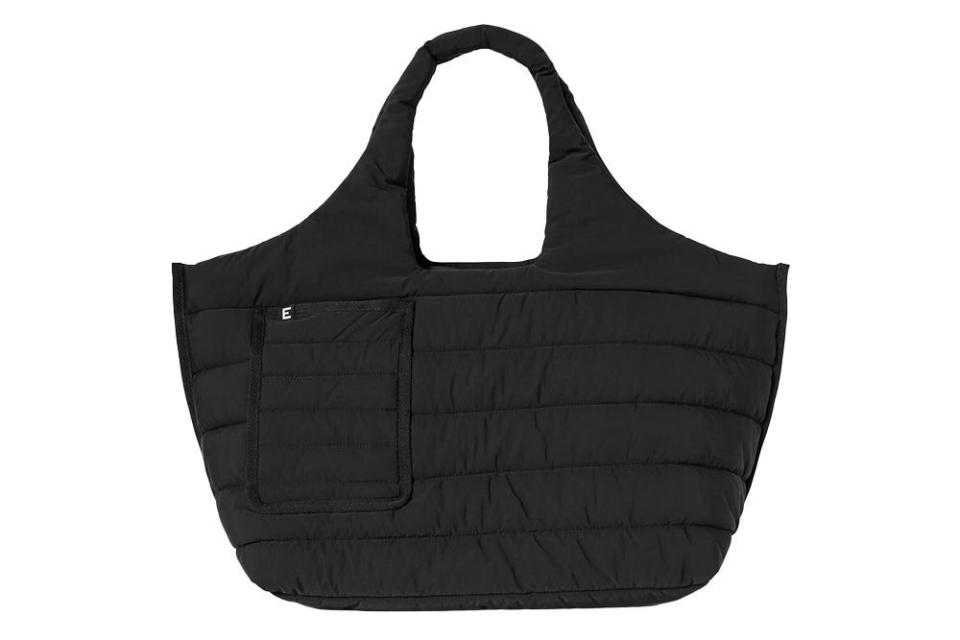 <p><a href="https://go.redirectingat.com?id=74968X1596630&url=https%3A%2F%2Fwww.everlane.com%2Fproducts%2Funisex-quilted-weekender-black&sref=https%3A%2F%2Fwww.bestproducts.com%2Flifestyle%2Fa14479164%2Freviews-stylish-travel-weekender-bags%2F" rel="nofollow noopener" target="_blank" data-ylk="slk:Shop Now;elm:context_link;itc:0;sec:content-canvas" class="link ">Shop Now</a></p><p>The Quilted Weekender</p><p>$115.00</p><p>everlane.com</p>