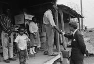 <p>Kennedy near Greenville, Miss., April 12, 1967. (Photo: Jack Thornell/AP) </p>