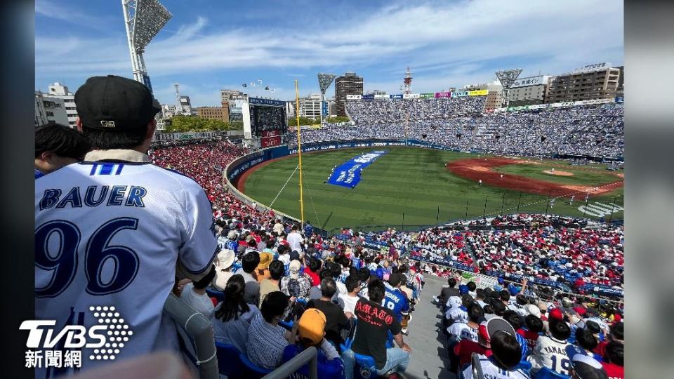 包爾3日在橫濱一軍初登版，湧入3.3萬名球迷讓門票完售。（圖／達志影像美聯社）