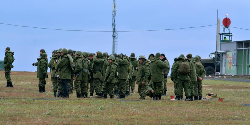military recruits russia