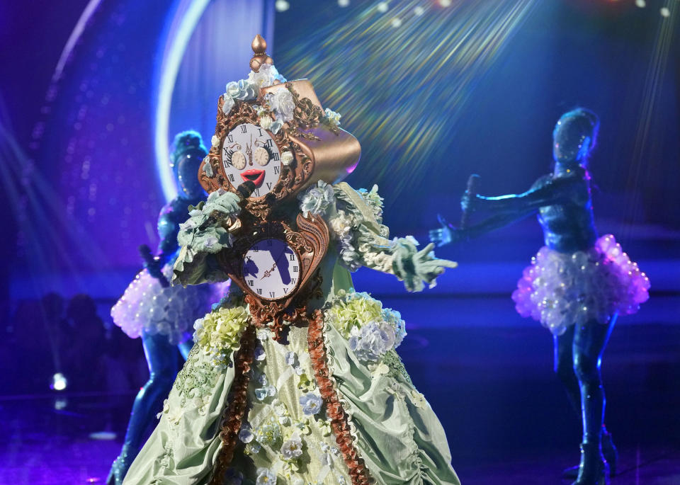 THE MASKED SINGER: Clock in THE MASKED SINGER “Shower Anthems Night” episode airing Wednesday, April 3 (8:00-9:02 PM ET/PT) on FOX. CR: Michael Becker / FOX. ©2024 FOX Media LLC.